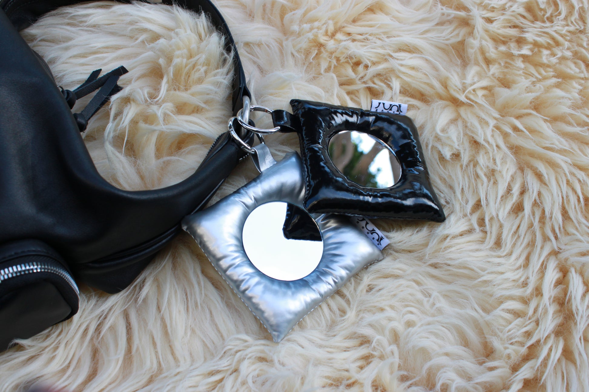 POCKET 01 MIRROR KEYCHAIN